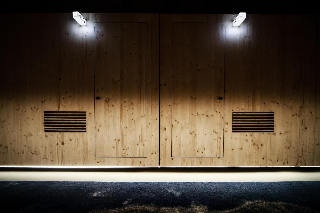 Zero Box Lodge ポルト エクステリア 写真
